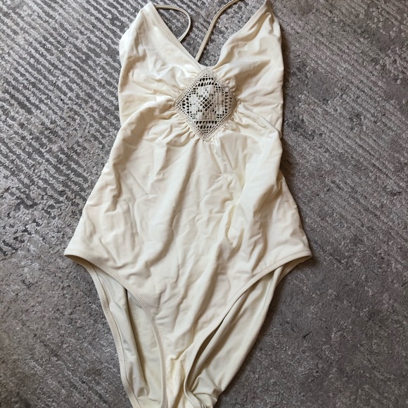 Crochet detail one piece bathing suit - Picture 2 of 8